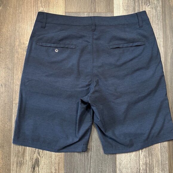 Travis Mathew Shorts Mens 32 Wonderlust 9" Performance Tech Chino Golf Casual - Picture 2 of 5